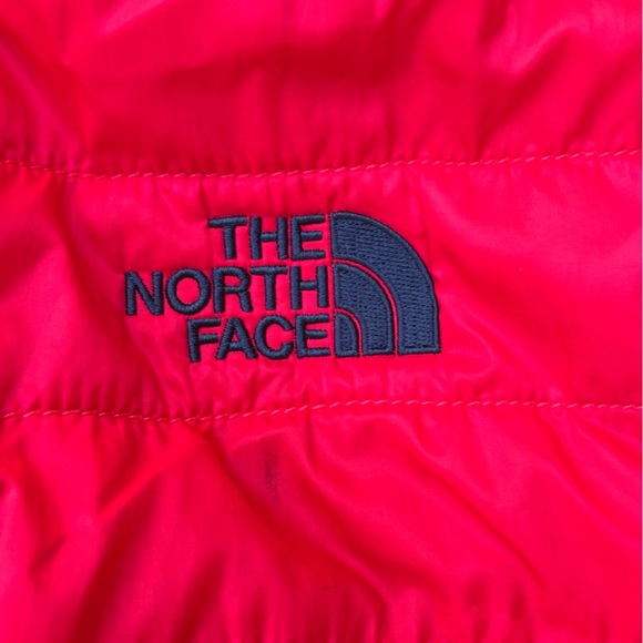 North Face Hot Pink Reverseable Kids Jacket - Picture 3 of 7
